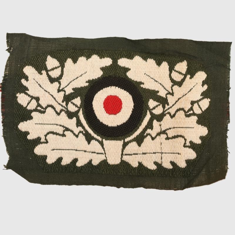 GERMAN WWII ARMY ASSAULT GUN BERET COCKADE.