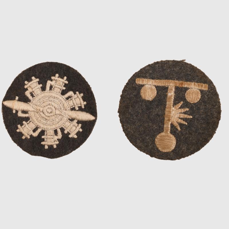 GERMAN WWII LUFTWAFFE SEARCHLIGHT AND EQUIPMENT ADMINISTRATORS ARM BADGES.