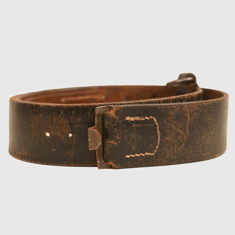 GERMAN WWII COMBAT WAIST BELT WITH BELT LOOP ATTACHED.