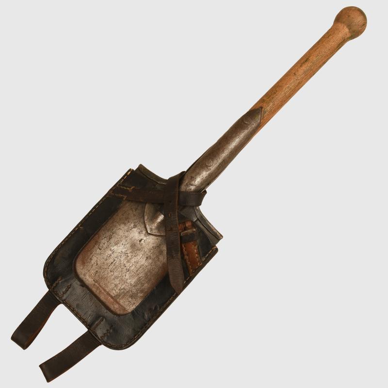 GERMAN WWII SOLDIERS STRAIGHT ENTRENCHING TOOL AND COVER.