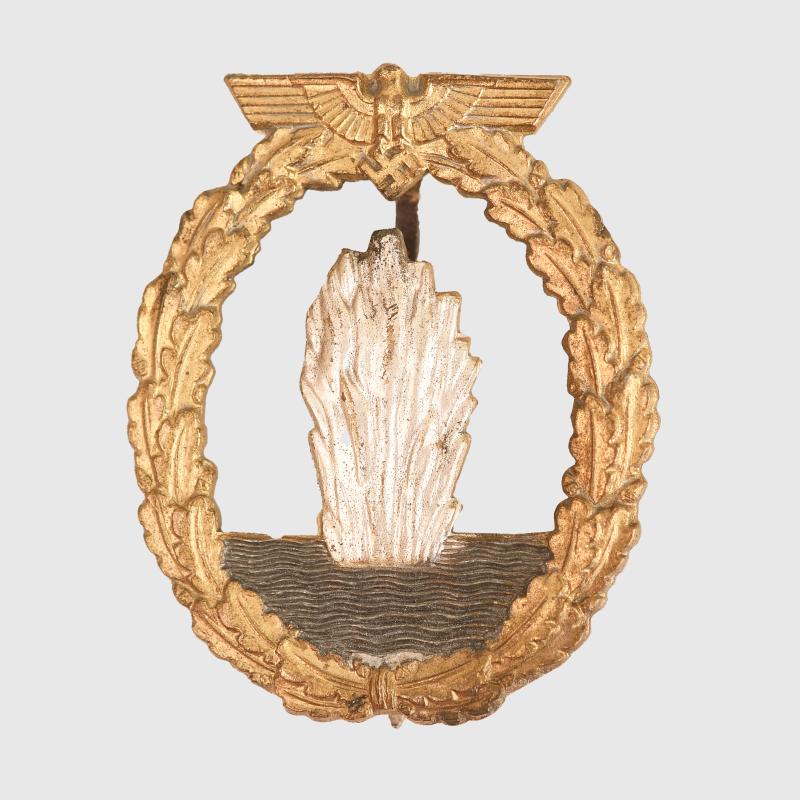 GERMAN WWII KRIEGSMARINE MINESWEEPER BADGE.