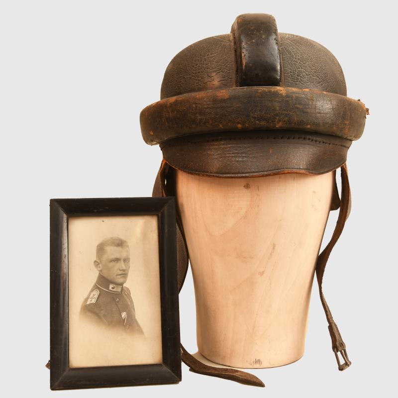 GERMAN WWI AVIATORS LEATHER FLYING HELMET AND PHOTOGRAPH.