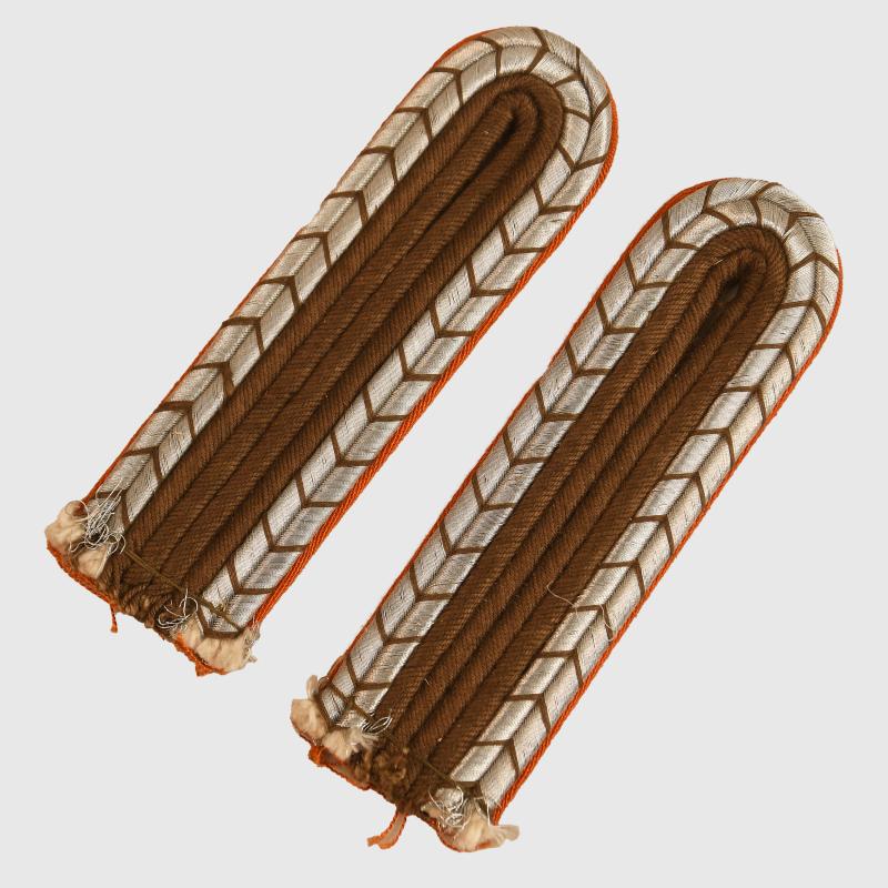 GERMAN WWII POLICE OBERWACHTMEISTER PAIR OF SHOULDER BOARDS.