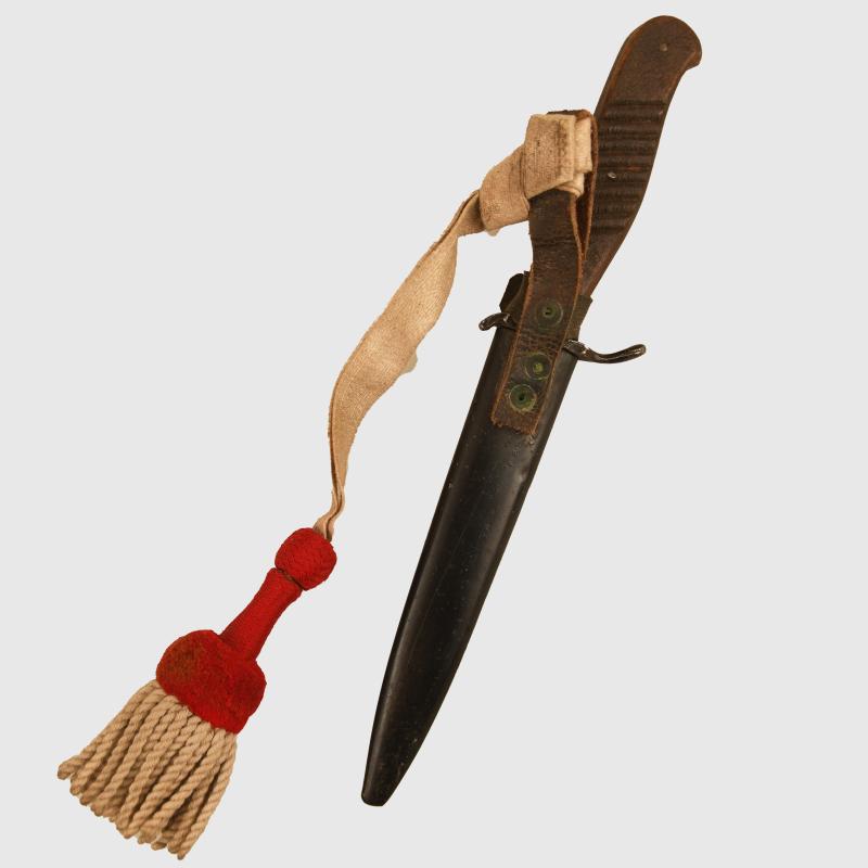 GERMAN WWI TRENCH KNIFE.