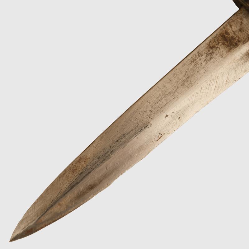 GERMAN WWI TRENCH KNIFE.