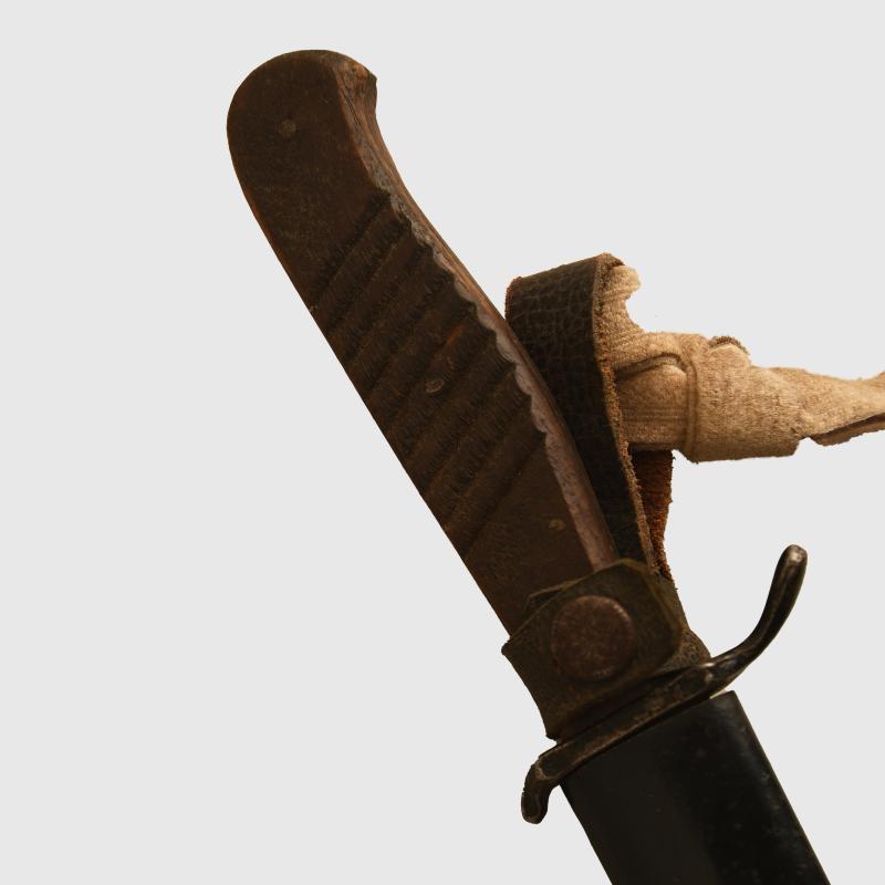GERMAN WWI TRENCH KNIFE.