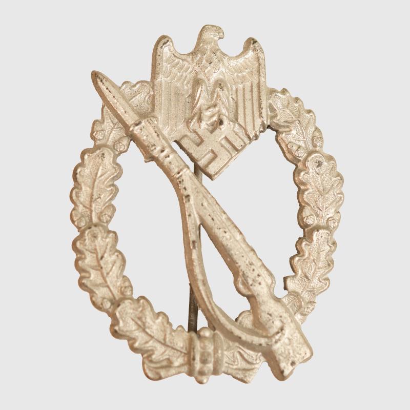 GERMAN WWII INFANTRY ASSAULT BADGE IN SILVER.
