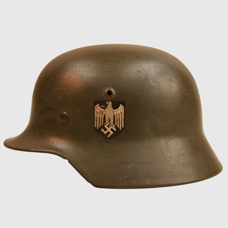 GERMAN WWII ARMY DOUBLE DECAL M35 COMBAT HELMET.