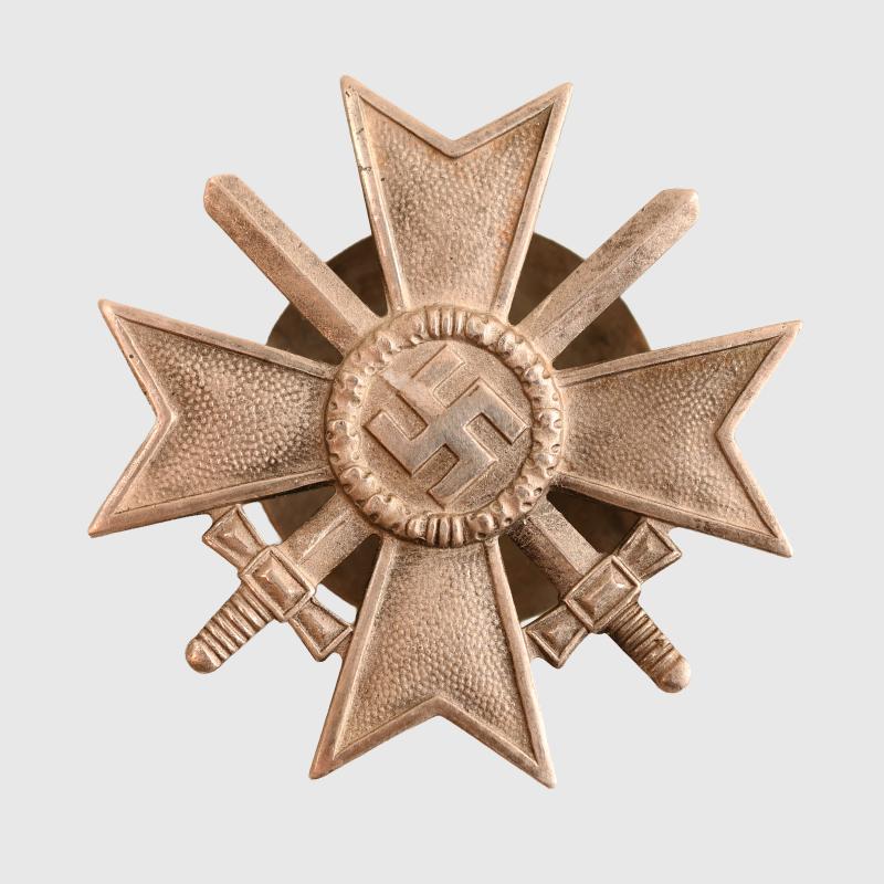 GERMAN WWII WAR SERVICE CROSS 1ST CLASS WITH SWORDS, DISC BACK.