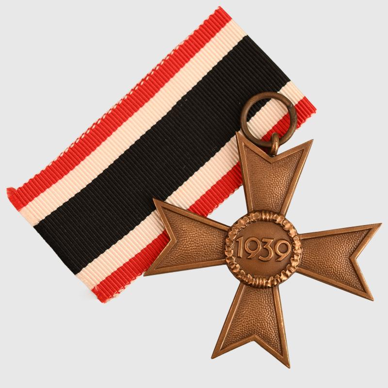 GERMAN WWII WAR SERVICE CROSS 2ND CLASS WITHOUT SWORDS IN ORIGINAL PACKET.