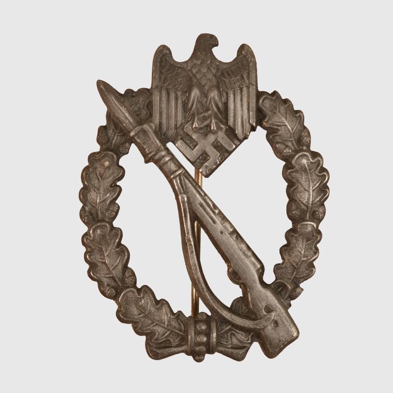 GERMAN WWII INFANTRY ASSAULT BADGE IN SILVER.