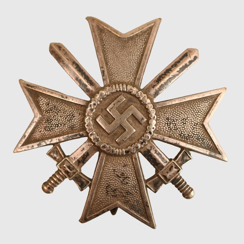 GERMAN WWII WAR MERIT CROSS 1ST CLASS WITH SWORDS.
