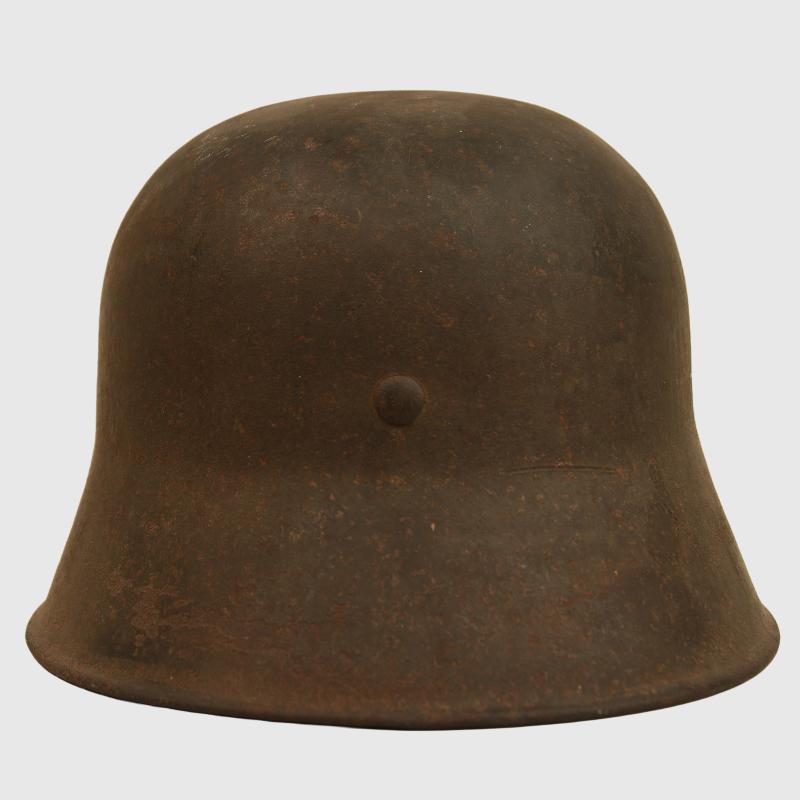 GERMAN WWII M.16 TRANSITIONAL HELMET.