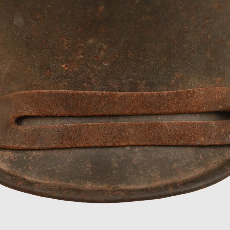 GERMAN WWII M.16 TRANSITIONAL HELMET.