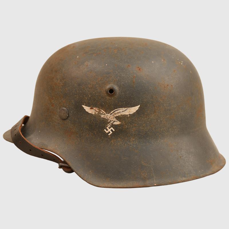 GERMAN WWII LUFTWAFFE M42 SINGLE DECAL COMBAT HELMET.