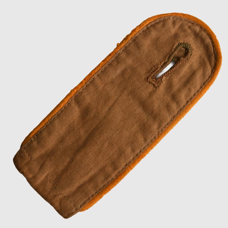 GERMAN WWII LUFTWAFFE FLIGHT SHIRTING MATERIAL SHOULDER BOARD.
