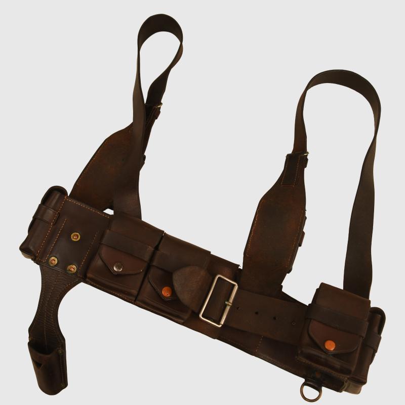 GERMAN COLONIAL TROOPS LEATHER EQUIPMENT SET.