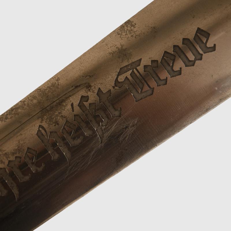 GERMAN WWII MODEL 33 SS MANS DAGGER.