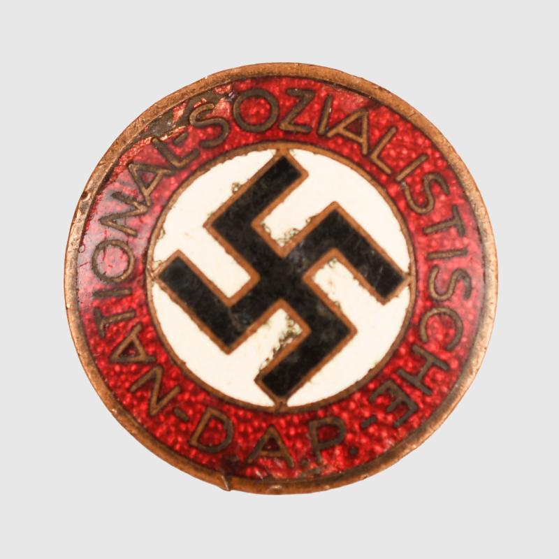 GERMAN WWII NSDAP PARTY BADGE RZM1/128.