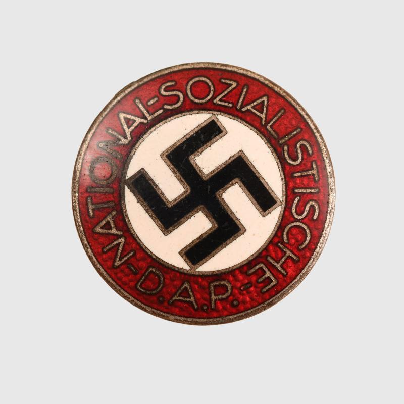 GERMAN WWII NSDAP PARTY BADGE RZ M1/148.
