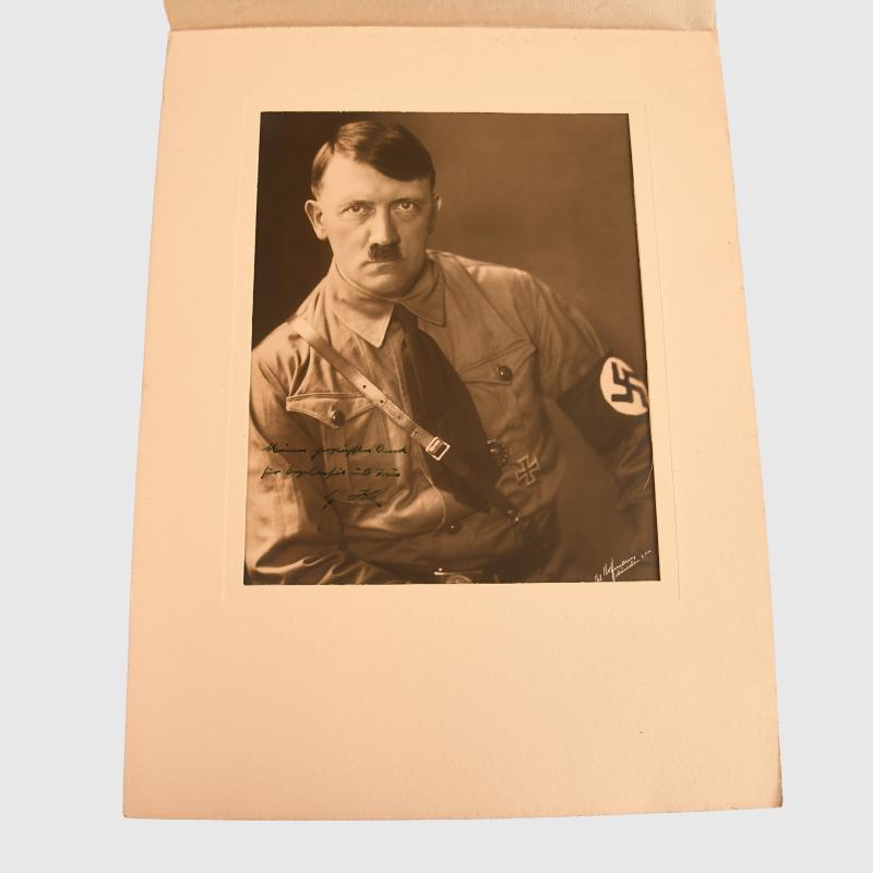 GERMAN WWII ADOLF HITLER SIGNATURE AND DESCRIPTION.