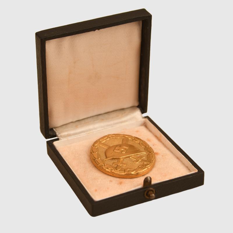 GERMAN WWII WOUND BADGE IN GOLD.