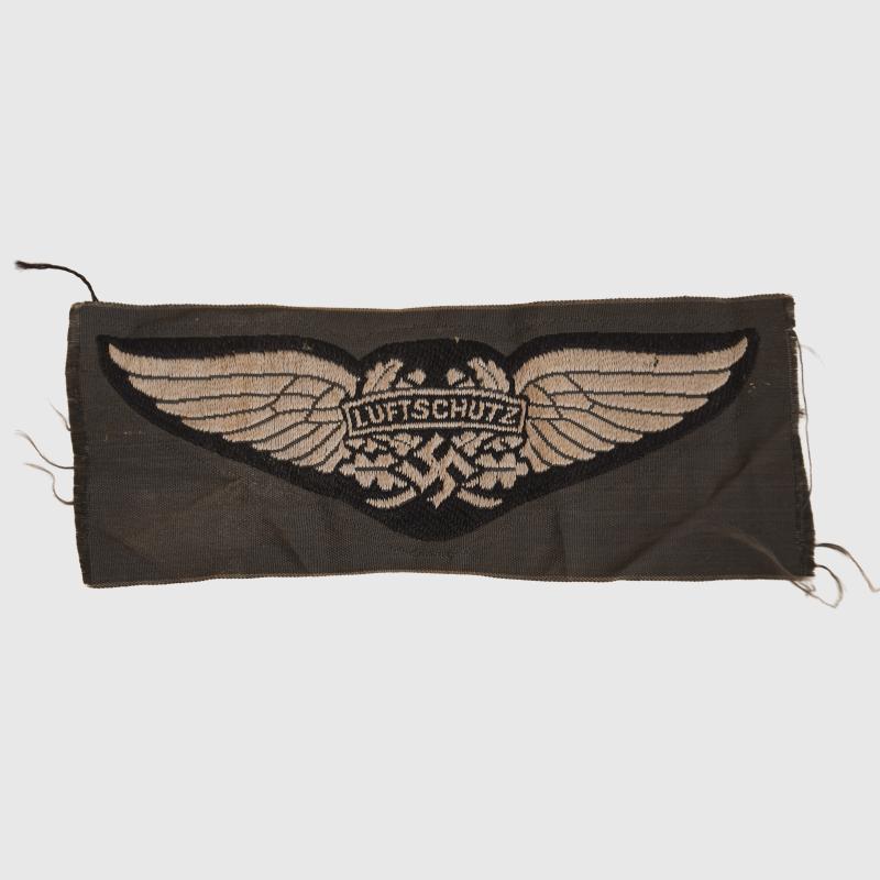 GERMAN WWII LUFTWAFFE BEVO WOVEN ENLISTED MANS BREAST EAGLE.