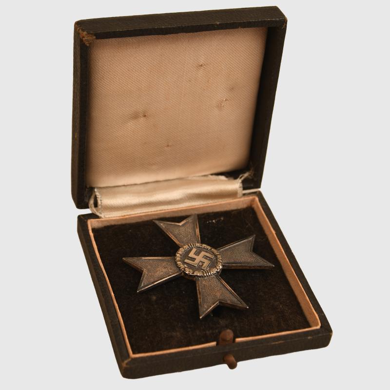 GERMAN WWII WAR SERVICE CROSS 1ST CLASS WITHOUT SWORDS, CASED.