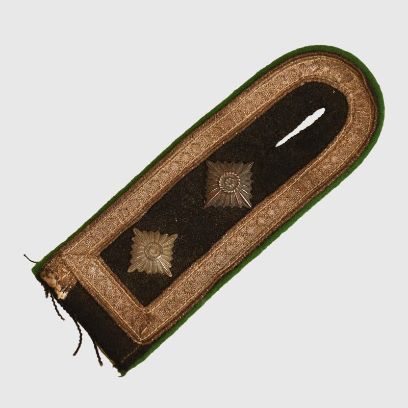 GERMAN WWII WAFFEN SS MOUNTAIN TROOPER SHOULDER BOARD.