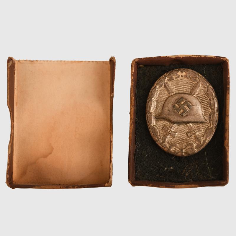 GERMAN WWII WOUND BADGE IN SILVER. BOXED.
