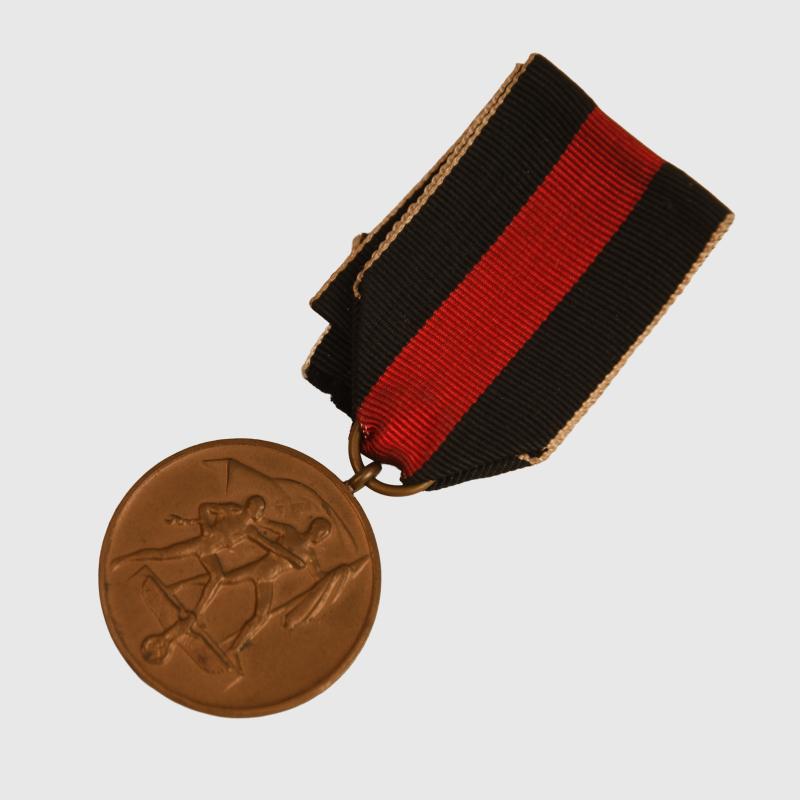 GERMAN WWII ENTRY INTO CZECHOSLOVAKIA MEDAL.