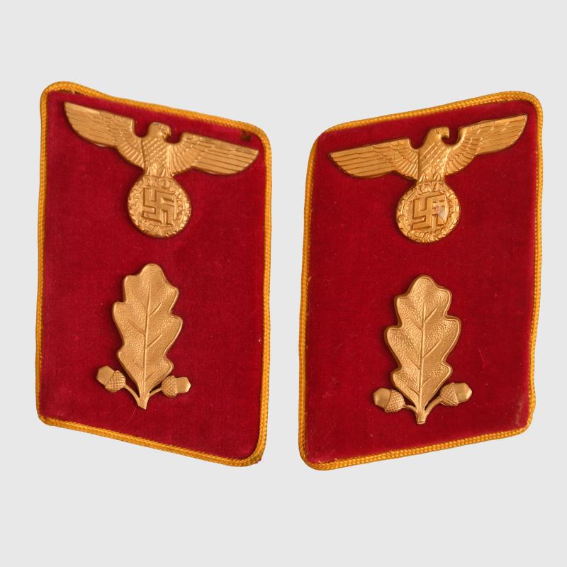 GERMAN WWII NSDAP COLLAR PATCHES.
