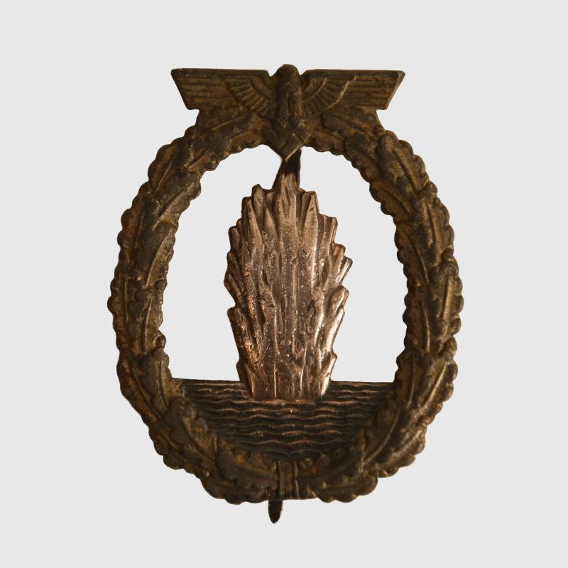 GERMAN WWII KRIEGSMARINE MINESWEEPER BADGE BY SCHWERIN.