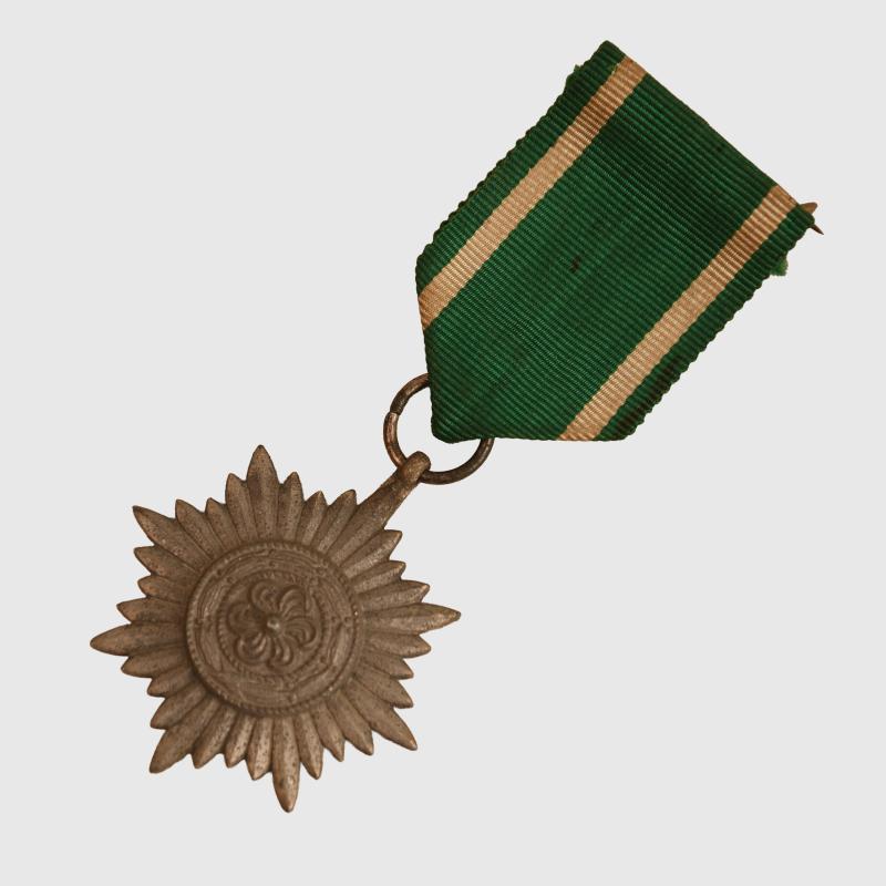 GERMAN WWII EASTERN PEOPLES 2ND CLASS MEDAL IN SILVER WITHOUT SWORDS.