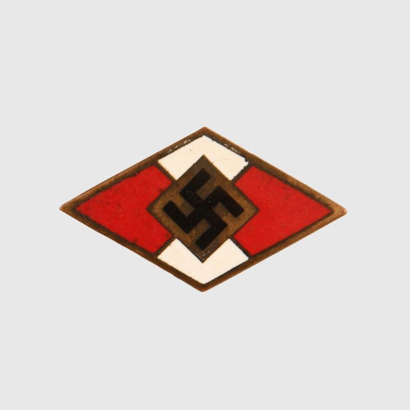 GERMAN WWII HITLER YOUTH MEMBERSHIP BADGE. RZM M1/1136