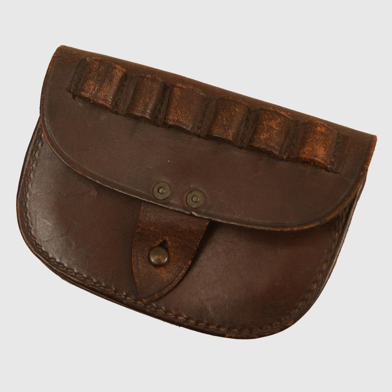 BRITISH WWI WEBLEY 1901 NAVAL PATTERN AMMUNITION POUCH, DATED.