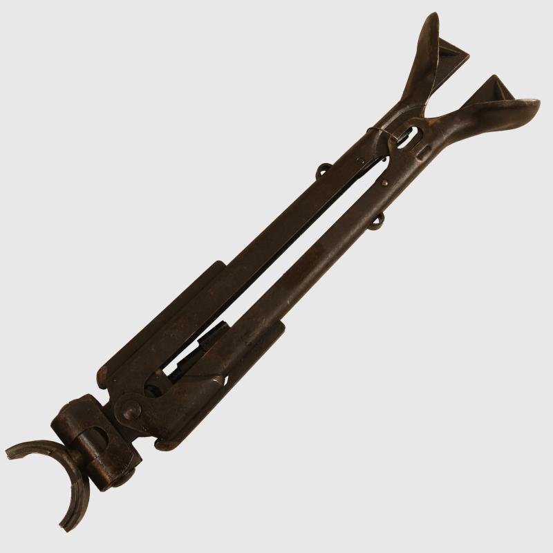 GERMAN WWII MG34 BIPOD.