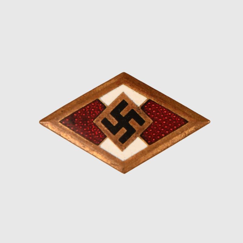 GERMAN WWII HITLER YOUTH GOLDEN HONOUR BADGE.