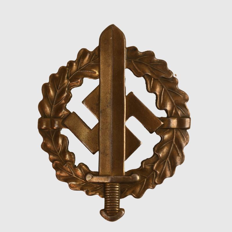 GERMAN WWII SA SPORTS BADGE IN BRONZE.