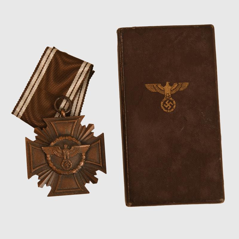 GERMAN WWII 10 YEAR NSDAP MEDAL, CASED.