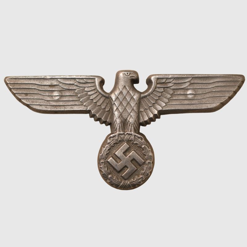 GERMAN WWII POLITICAL CAP EAGLE IN WHITE METAL.
