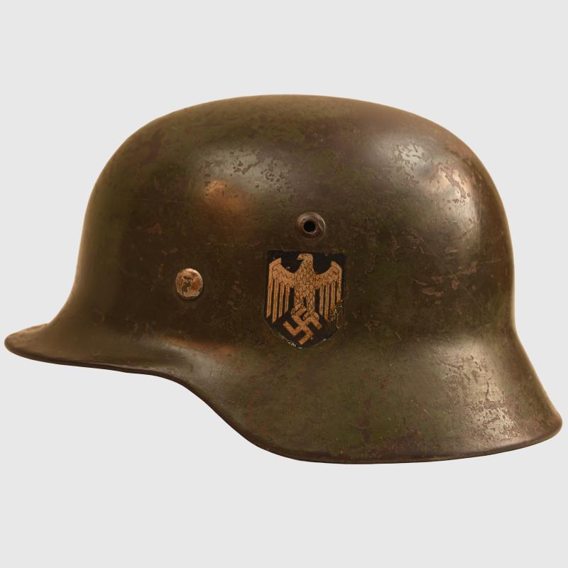 GERMAN WWII ARMY M35 SINGLE DECAL COMBAT HELMET.