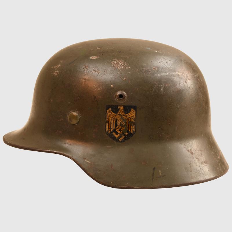 GERMAN WWII KRIEGSMARINE M.35 SINGLE DECAL COMBAT HELMET.