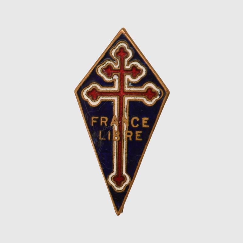 FRENCH WWII COFFIN SHAPED BLUE AND RED ENAMEL BADGE FOR FREE FRANCE.