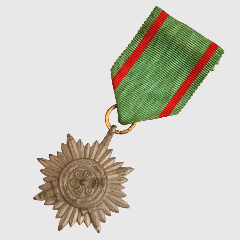 GERMAN WWII EASTERN PEOPLES MEDAL IN GOLD, 2ND CLASS WITH SWORDS.