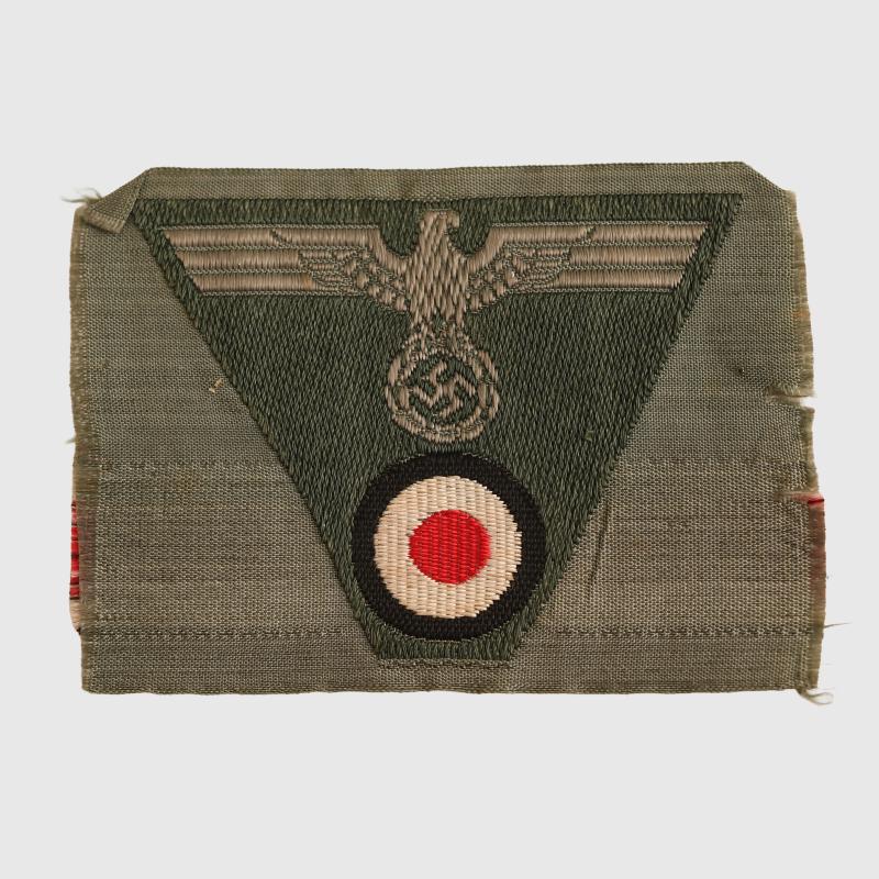 GERMAN WWII M.43 CAP EAGLE AND COCKADE.