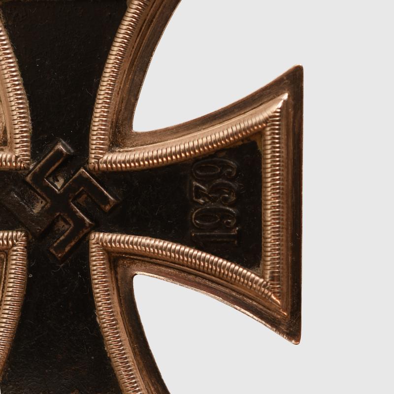 GERMAN WWII IRON CROSS 1st CLASS CASED.