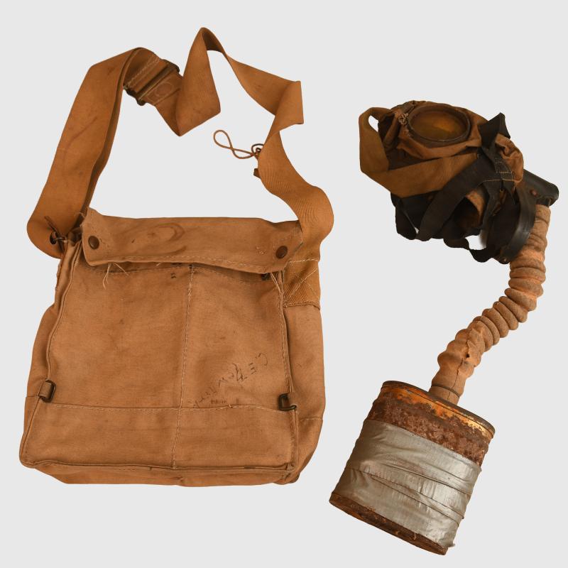 BRITISH WWI SMALL BOX RESPIRATOR (GAS MASK).