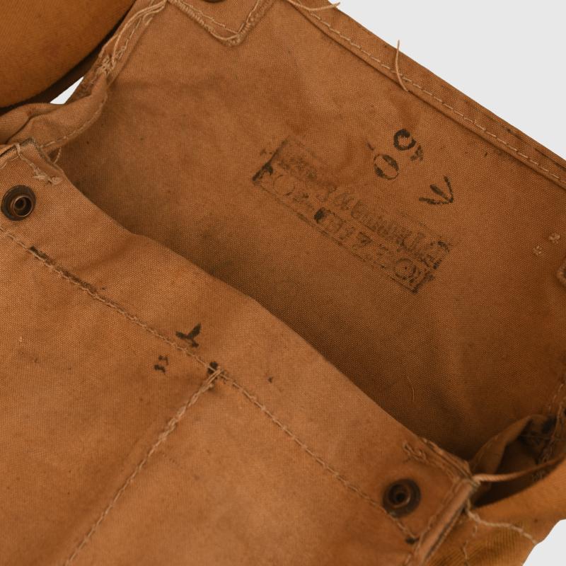 BRITISH WWI SMALL BOX RESPIRATOR (GAS MASK).