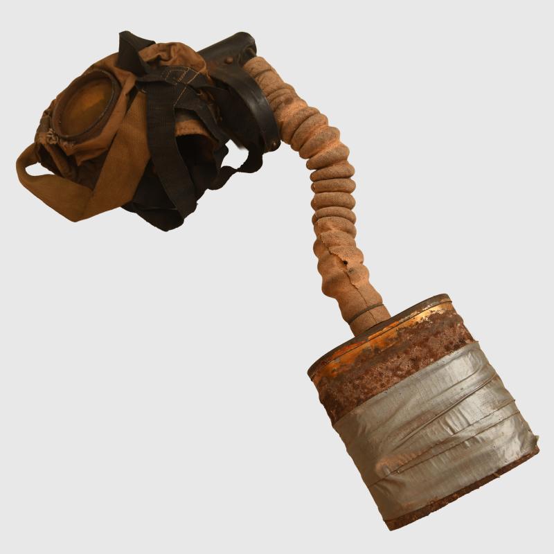 BRITISH WWI SMALL BOX RESPIRATOR (GAS MASK).